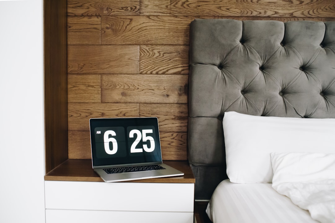 découvrez notre sélection de têtes de lit élégantes et fonctionnelles qui apporteront une touche de style à votre chambre. améliorez votre espace de sommeil avec des designs variés et des matériaux de qualité, adaptés à tous les goûts.